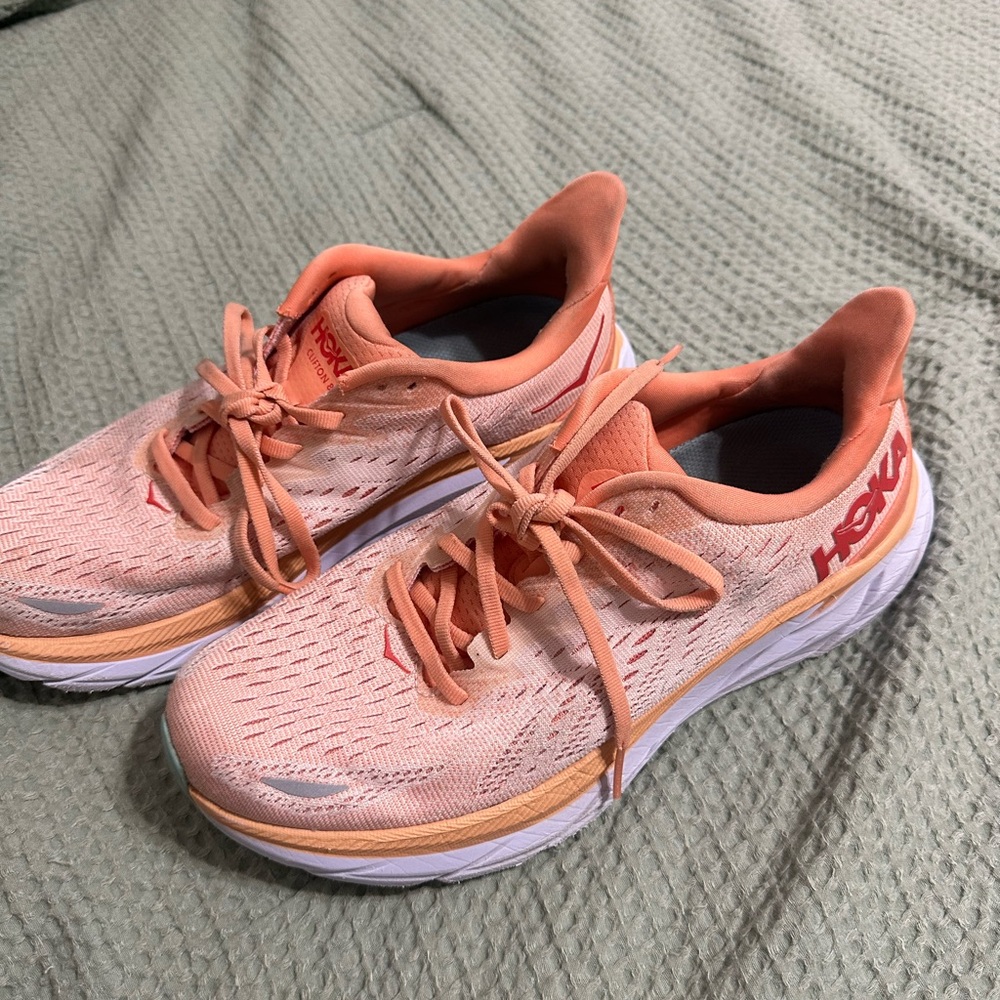 Hoka Clifton 8’s